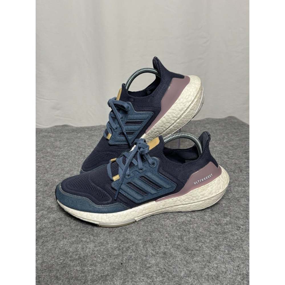 Adidas UltraBoost‎ 22 Denim Colorway Sneakers Shoes Women's Size 8.5